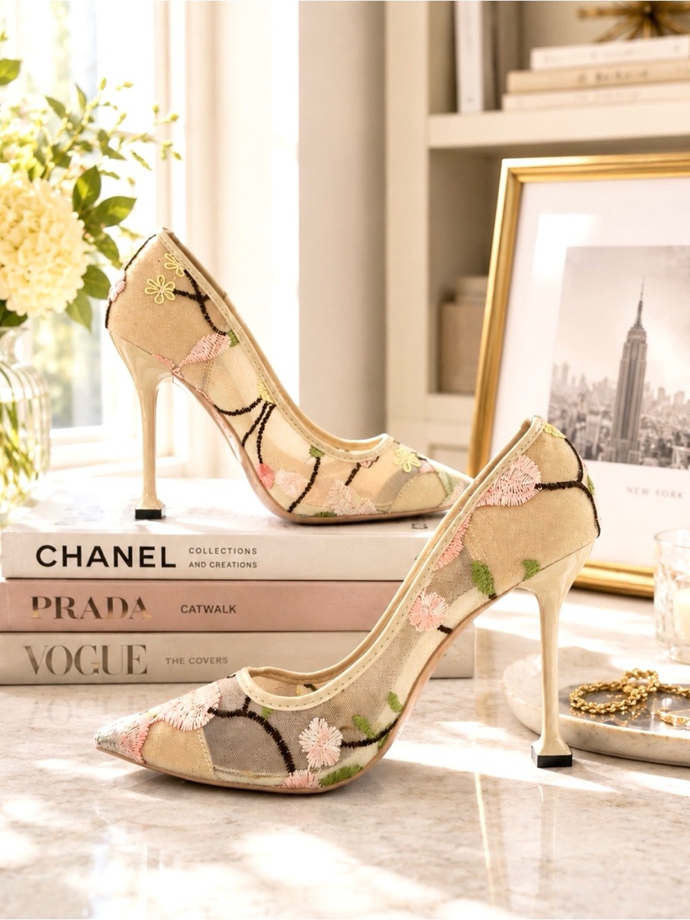 BIG TREE ~ Floral Tan Sheer Mesh Embroidered 4” Stiletto Heels size 9.5